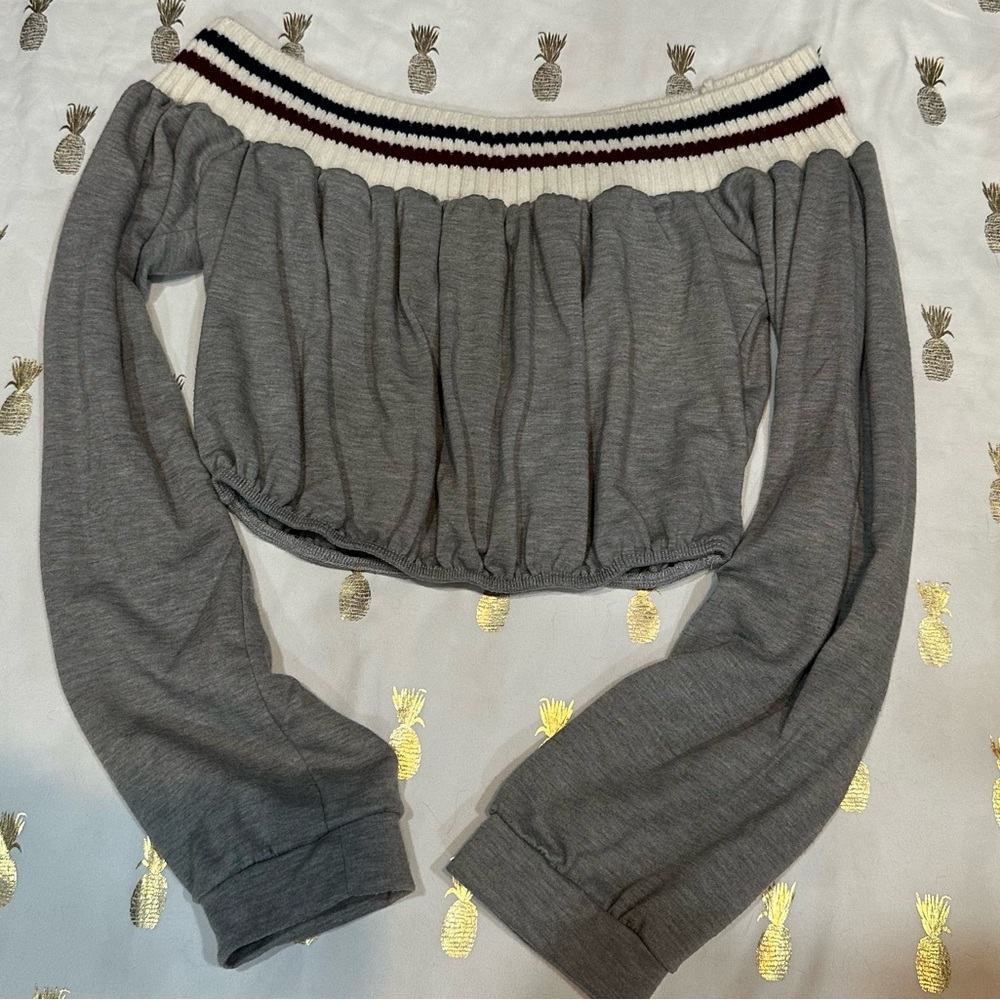 Amante Clothing Grey On/Off Shoulder Crop Top. Size tag worn, fits like Medium.